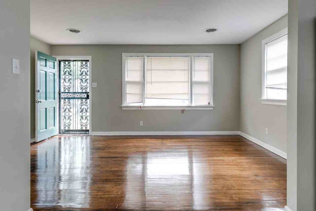 3612 Griffin Ave - Photo 5 of 26