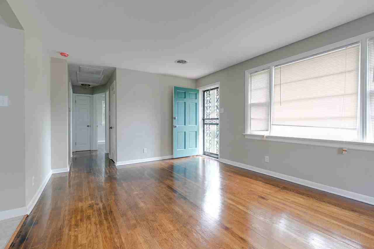 3612 Griffin Ave - Photo 7 of 26