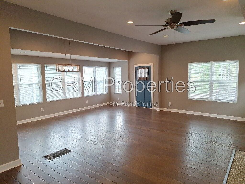 426 Parkway Ave - Photo 4 of 37