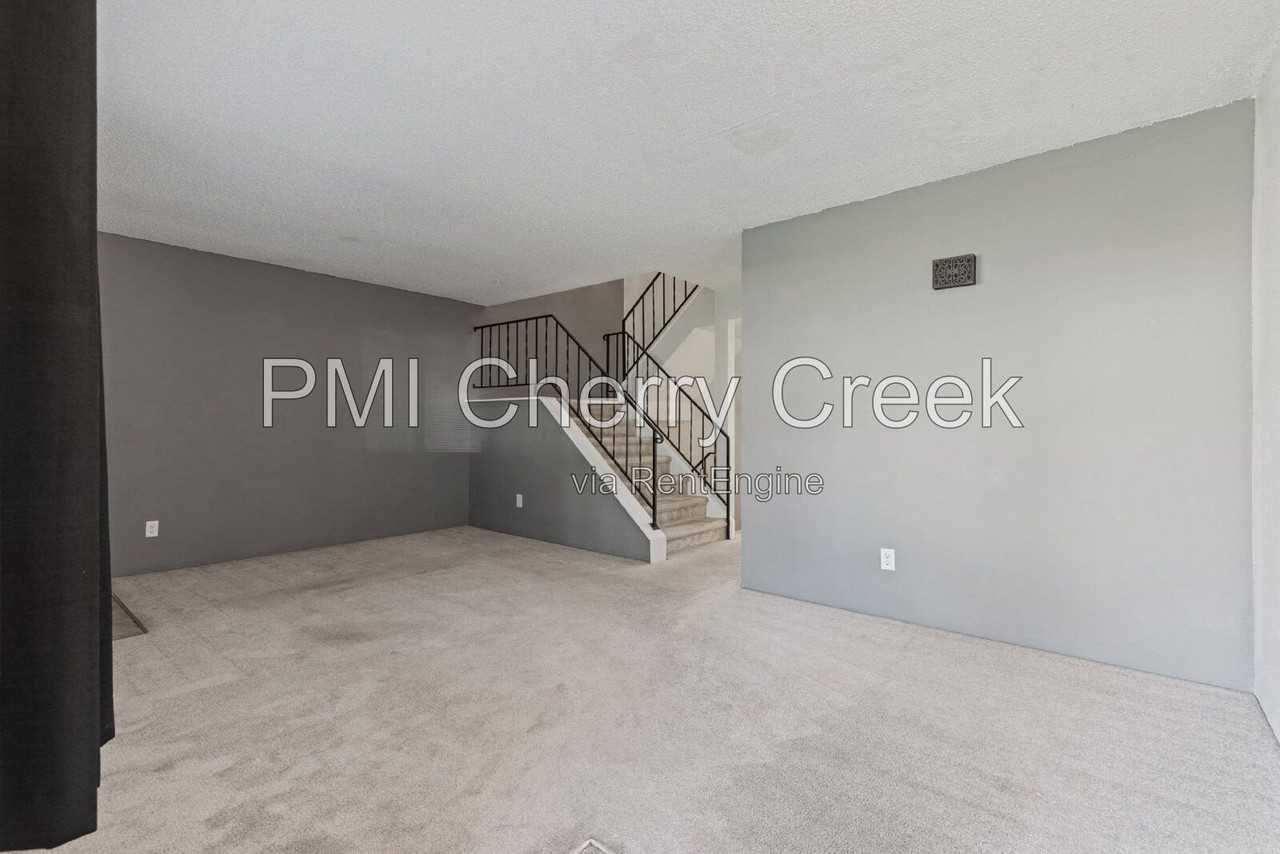 554 Vance St - Photo 7 of 35