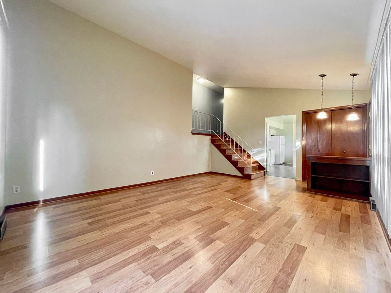 5366 Effingham Dr Se - Photo 5 of 31