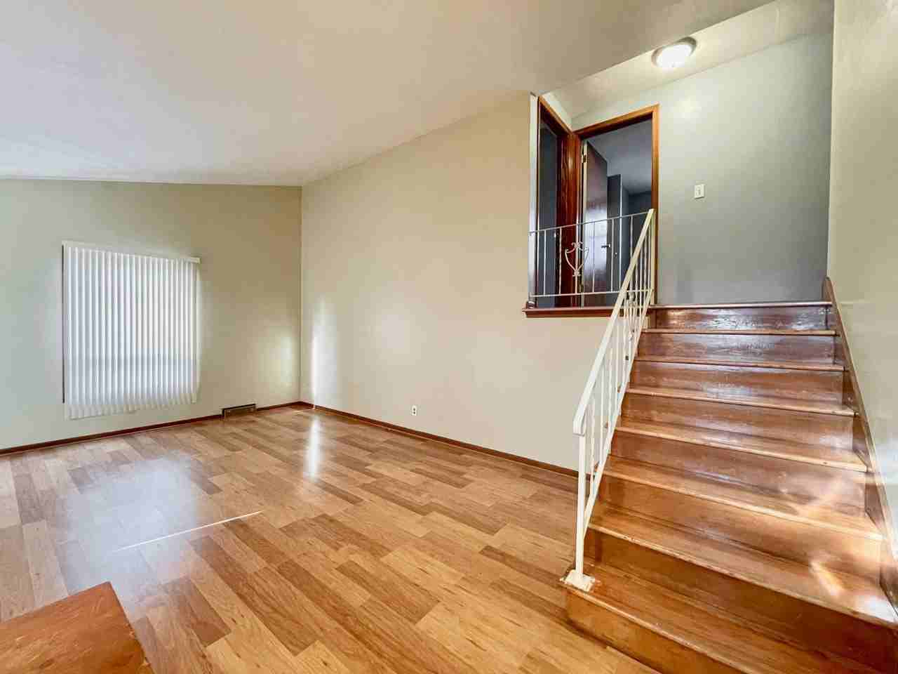 5366 Effingham Dr Se - Photo 6 of 31