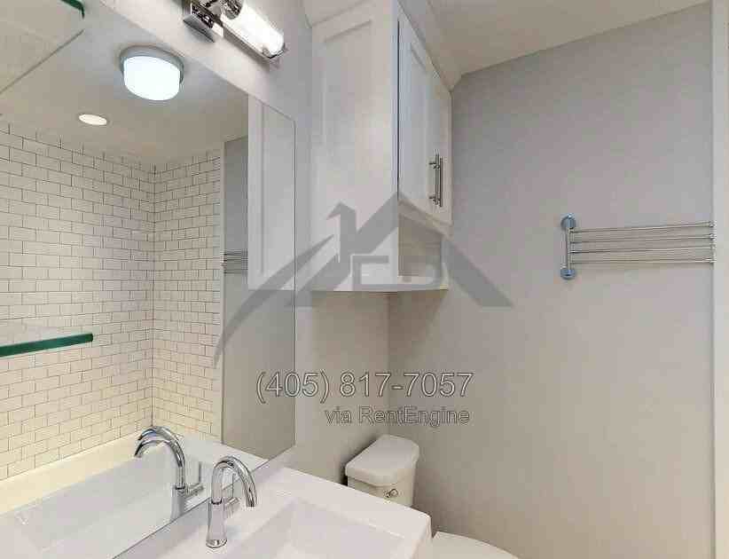 207 E Hurd St #4 - Photo 3 of 6