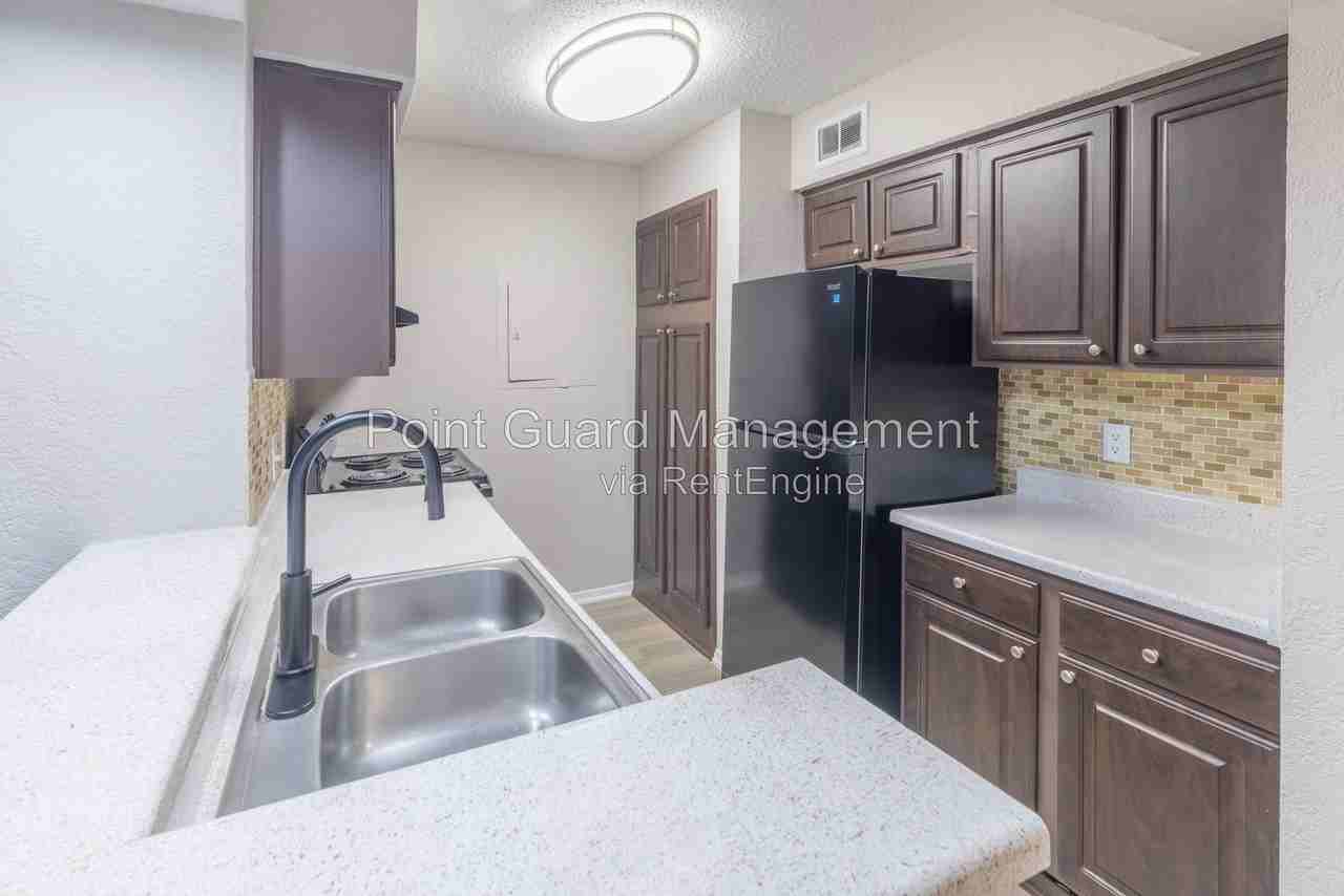2200 Taxco Rd #102E - Photo 6 of 29