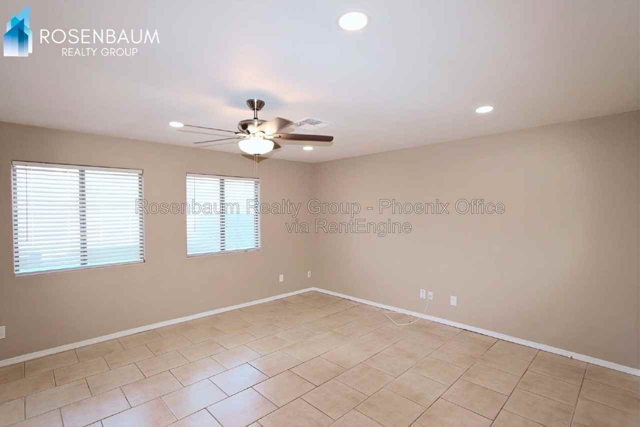1746 E Desert Moon Trl - Photo 7 of 38