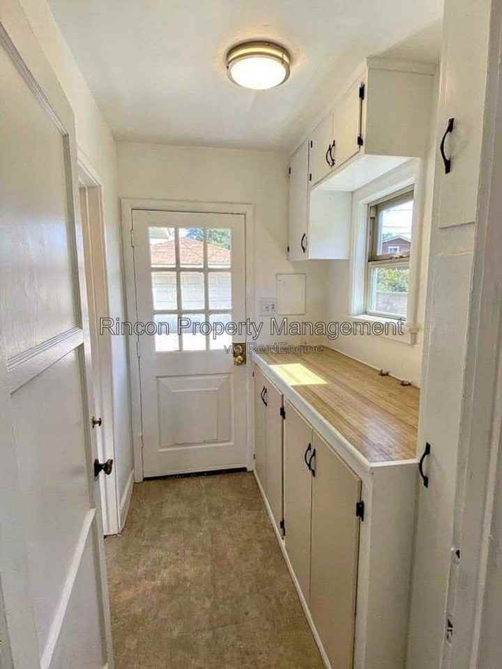 314 Virginia Dr - Photo 3 of 18