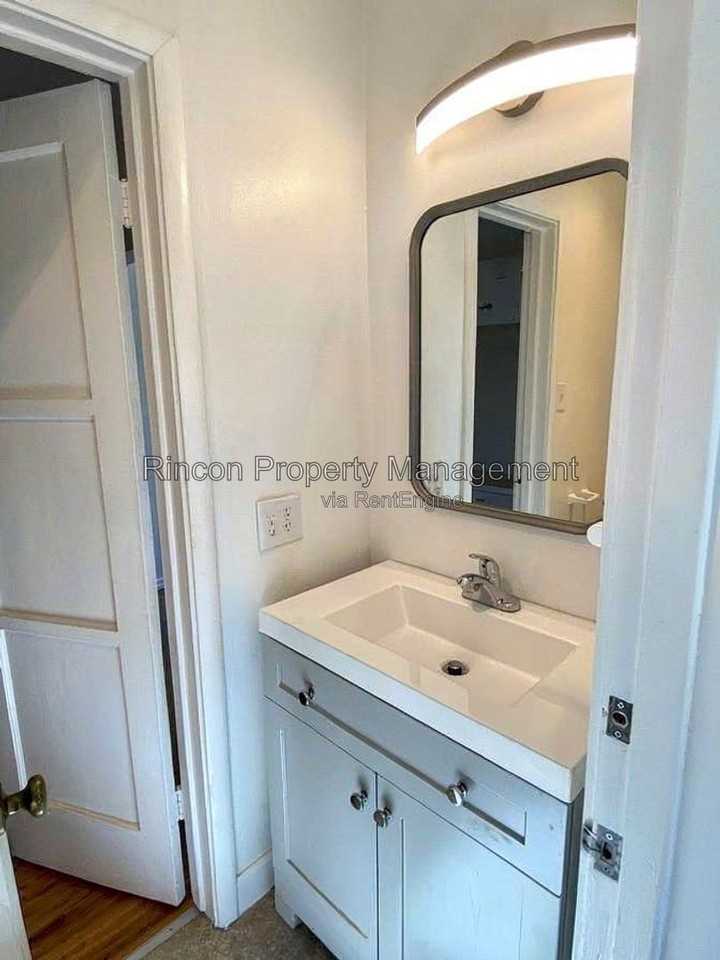 314 Virginia Dr - Photo 5 of 18