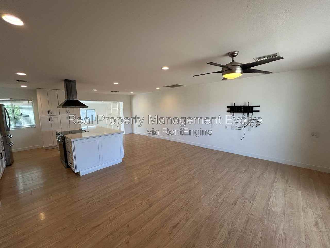 8631 E Jackrabbit Rd - Photo 4 of 20