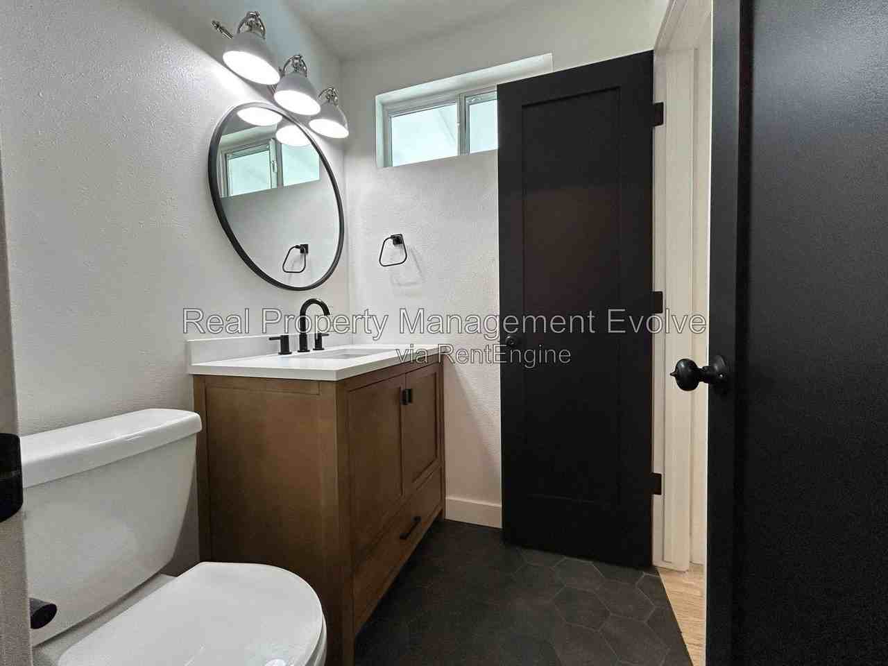 8631 E Jackrabbit Rd - Photo 6 of 20