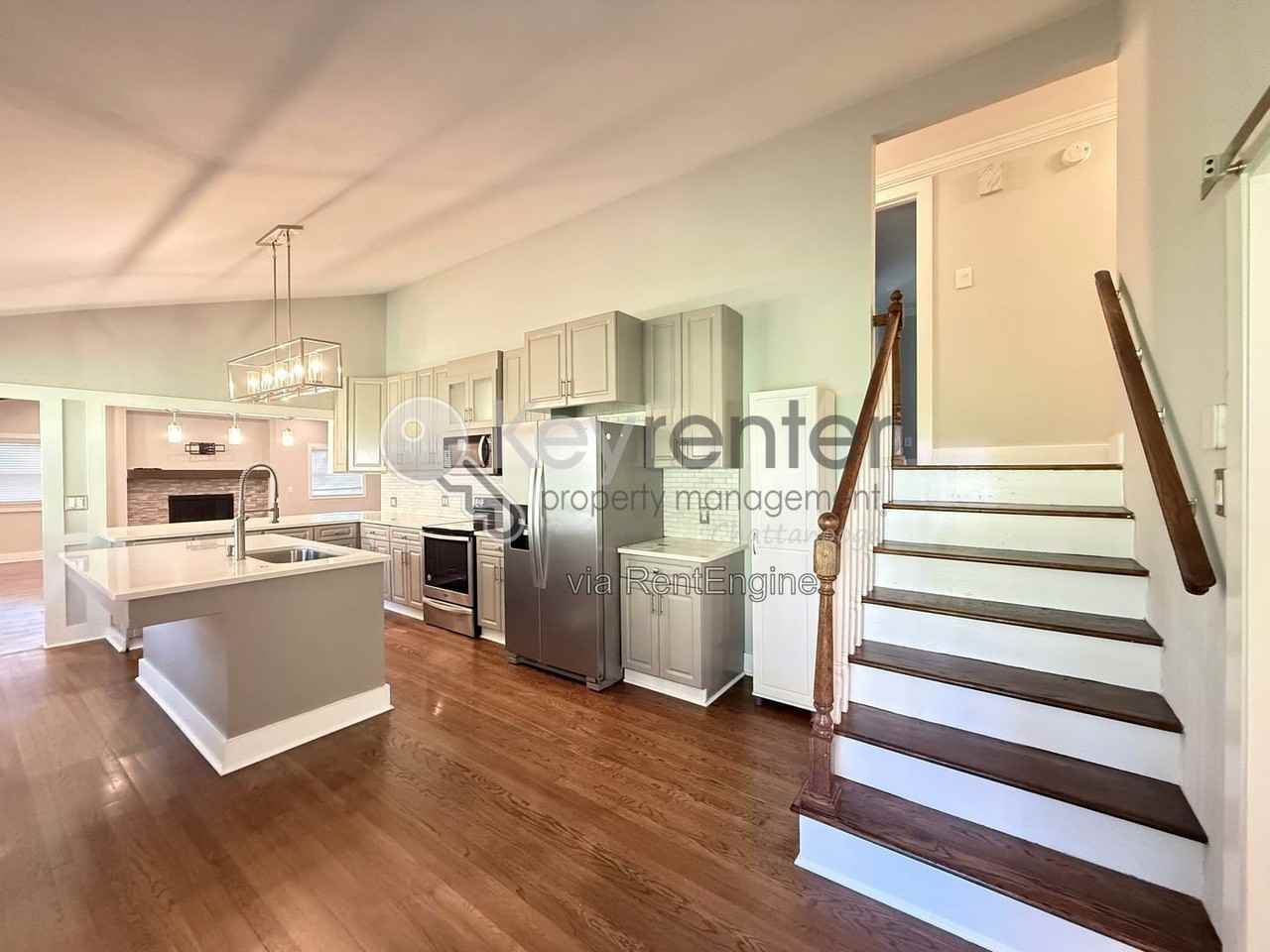 4520 Locksley Ln - Photo 2 of 23