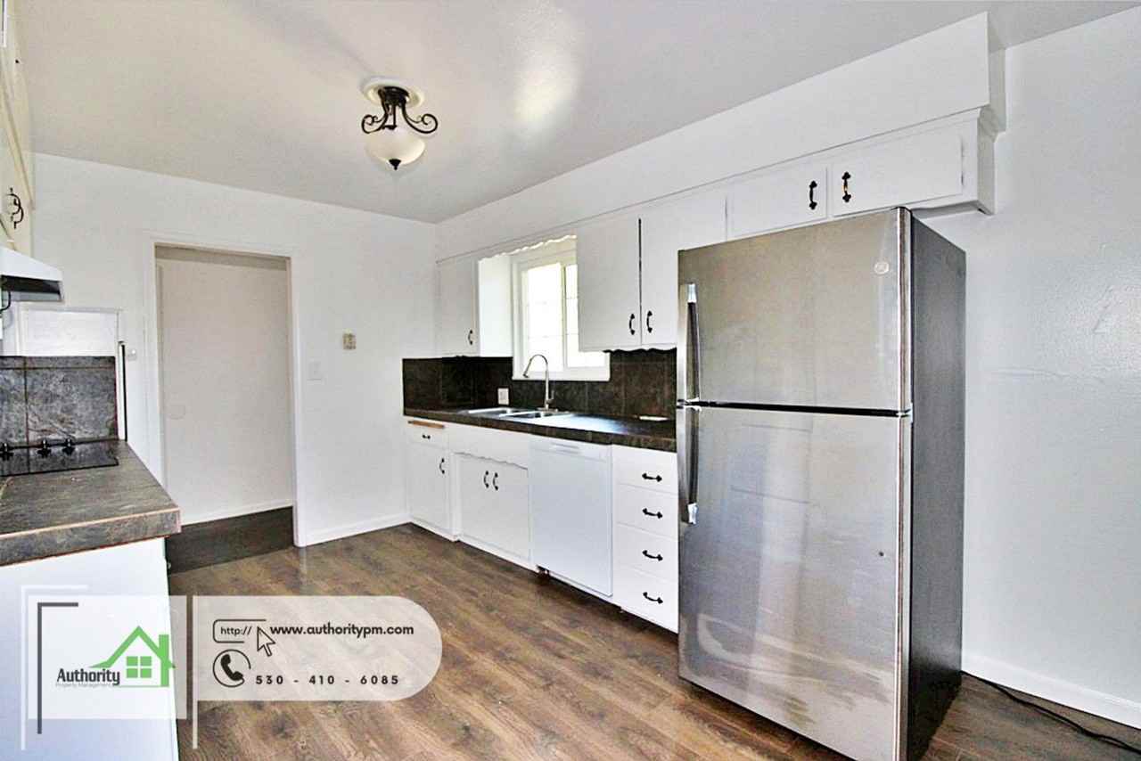 6482 Leonard Dr - Photo 5 of 19