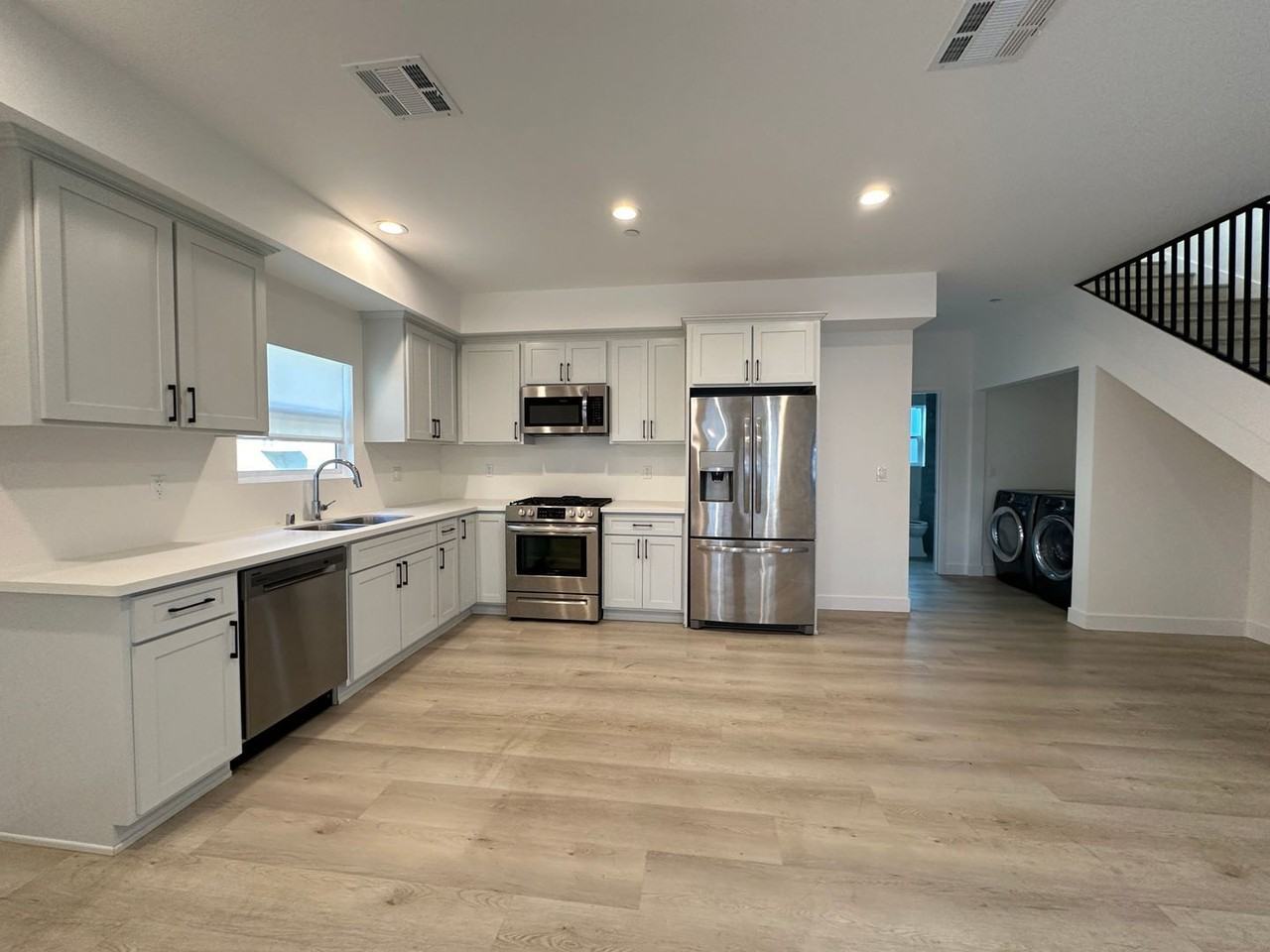 14248 Roscoe Blvd - Photo 2 of 19