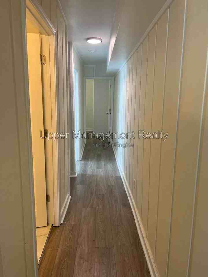 1128 Adams St - Photo 5 of 14