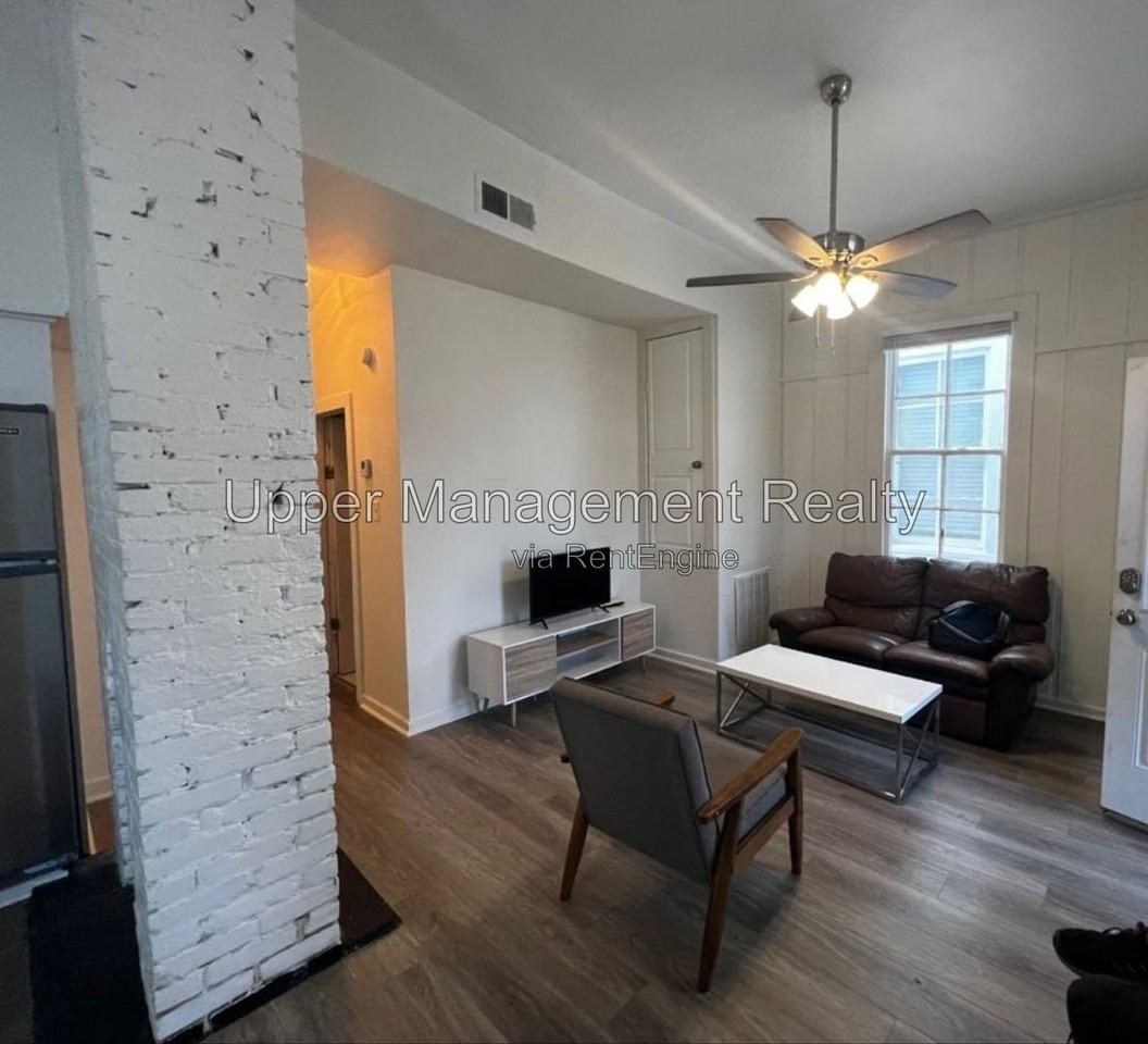 7710 Oak St - Photo 4 of 9
