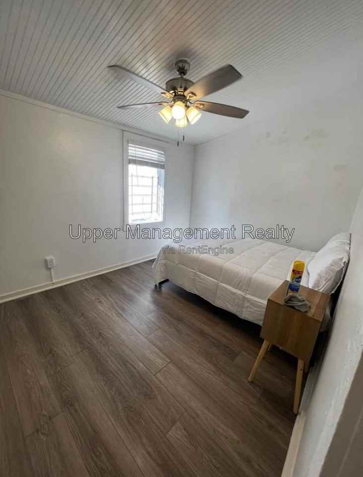 7710 Oak St - Photo 7 of 9