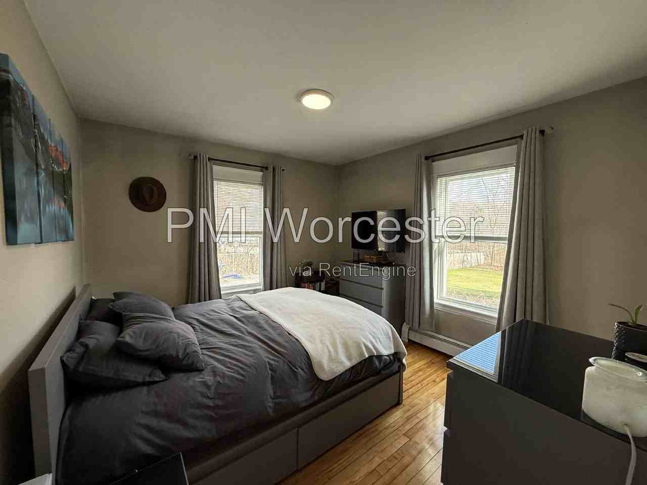 29 Loxwood St #1R - Photo 2 of 14