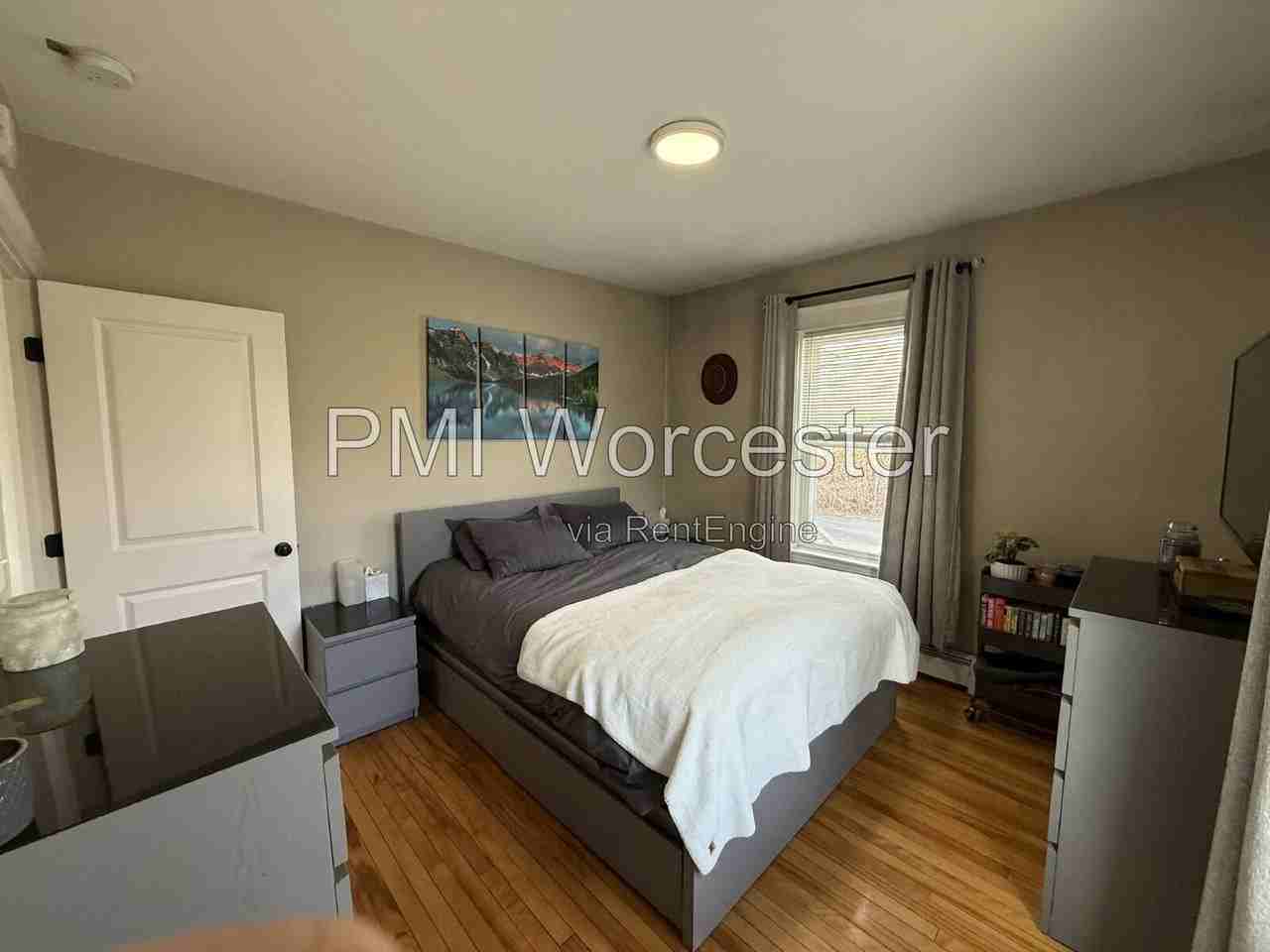 29 Loxwood St #1R - Photo 3 of 14