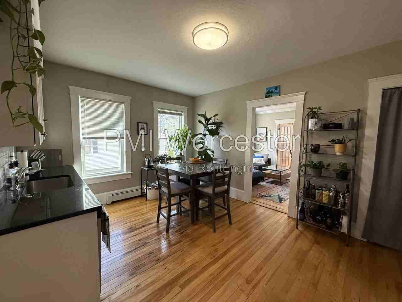 29 Loxwood St #1R - Photo 6 of 14