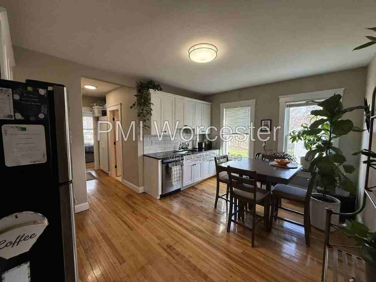 29 Loxwood St #1R - Photo 7 of 14