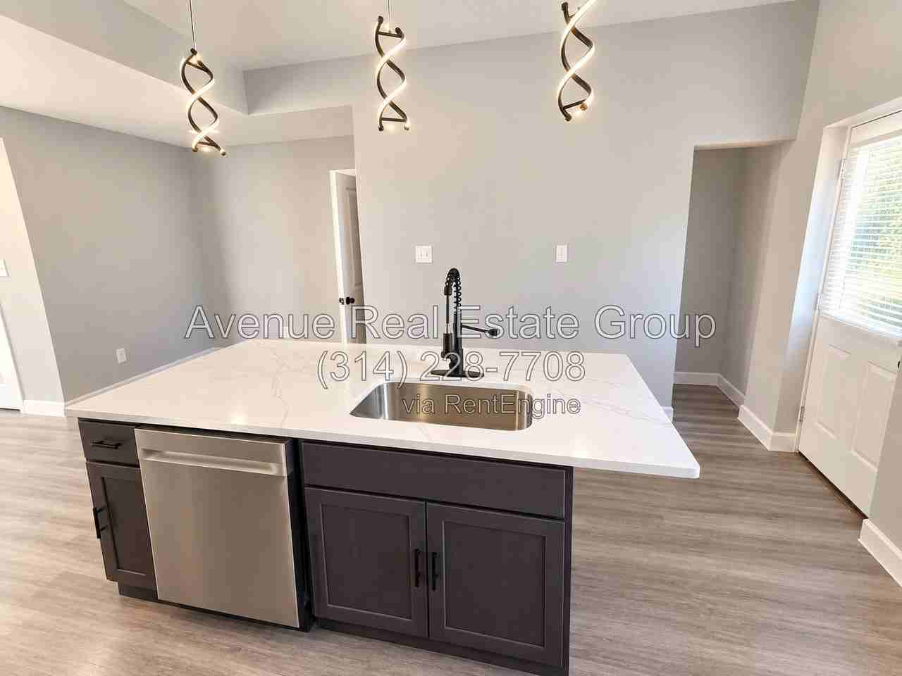 3324 Louisiana Ave - Photo 4 of 18
