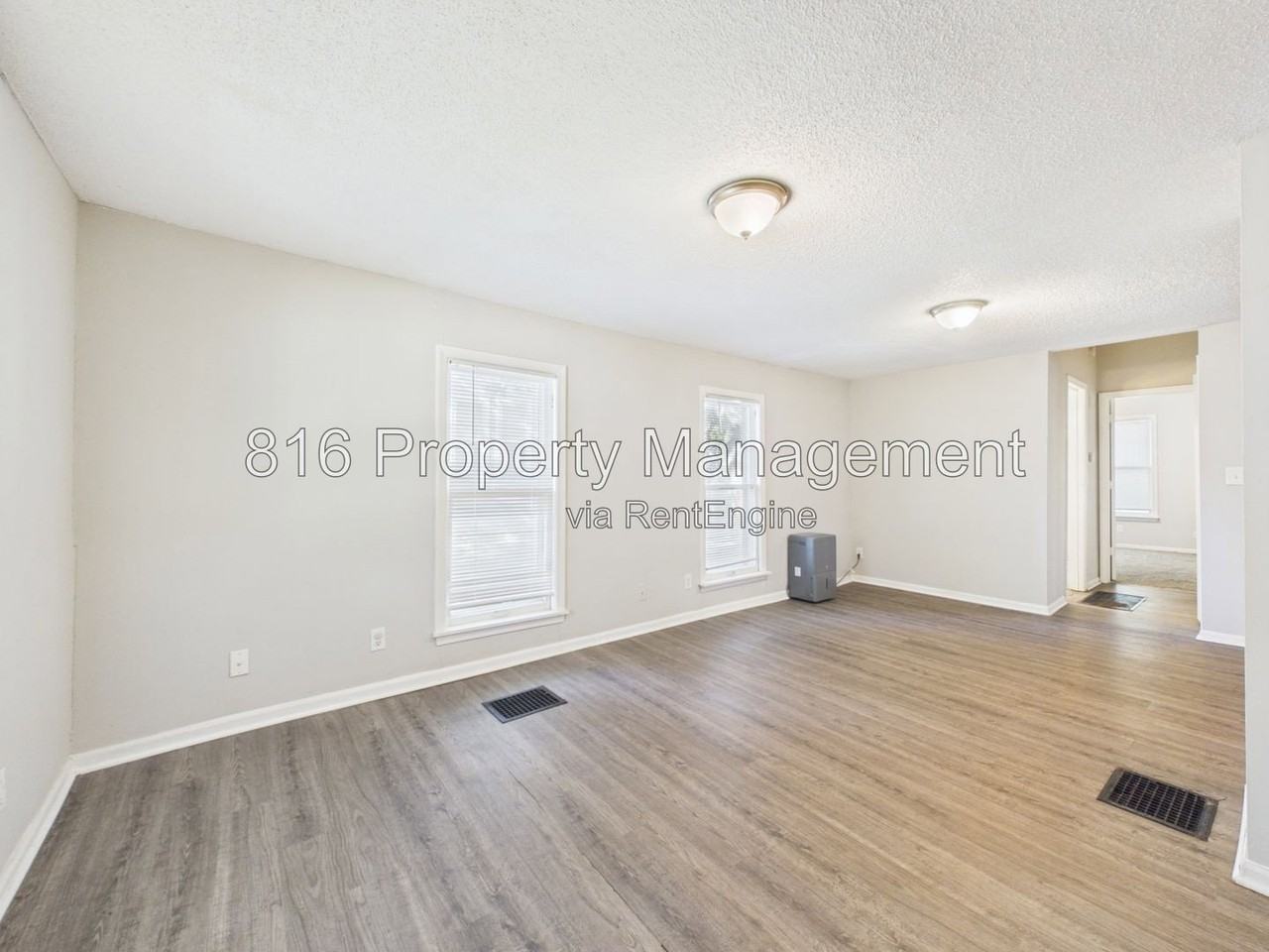 1120 Connecticut St - Photo 2 of 18