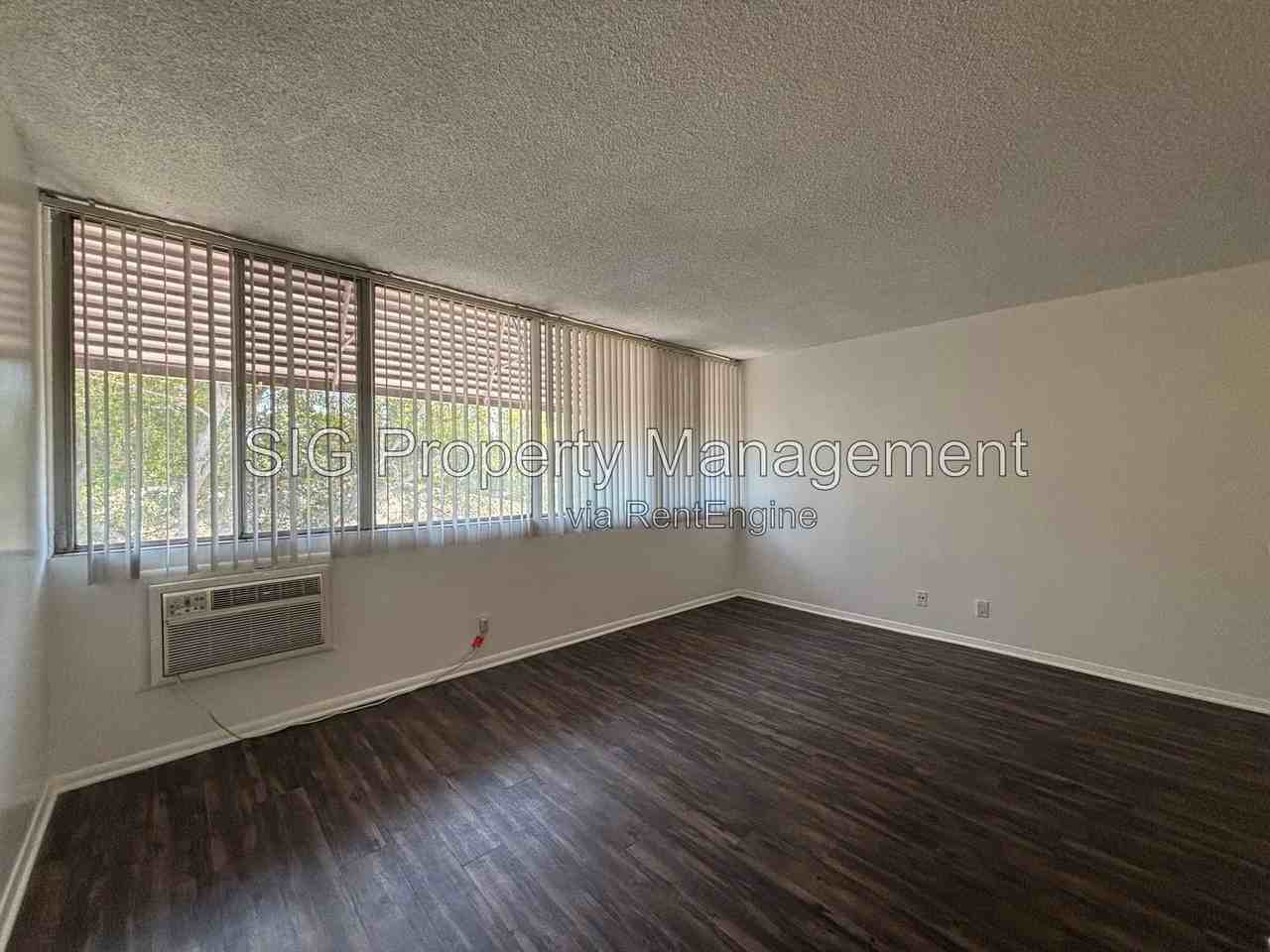 650 N Oakland Ave #316 - Photo 3 of 50