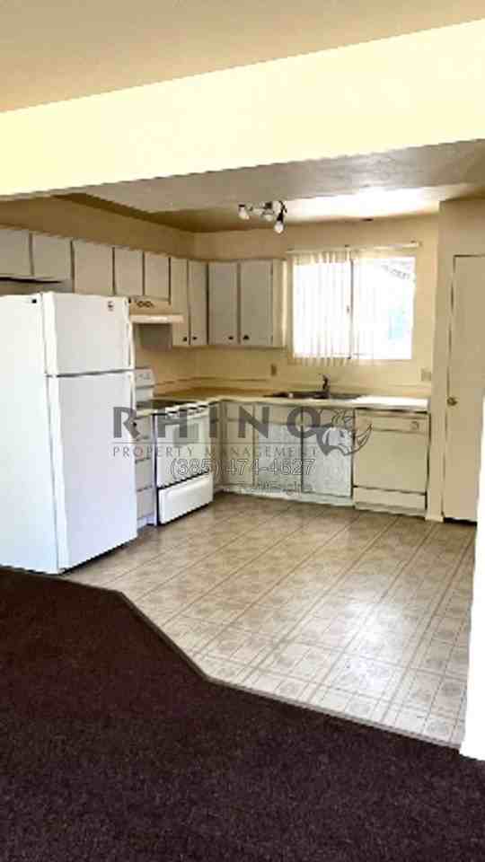 475 N 1465 W #A - Photo 2 of 10