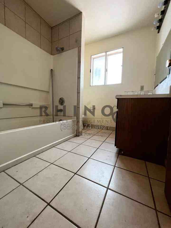 475 N 1465 W #A - Photo 6 of 10