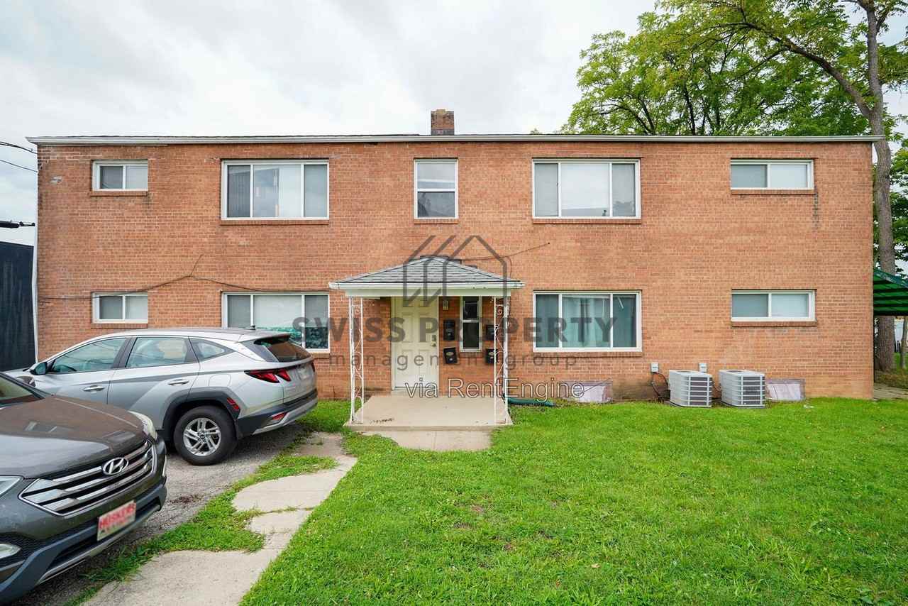 4994 N High St #D4 - Photo 2 of 16