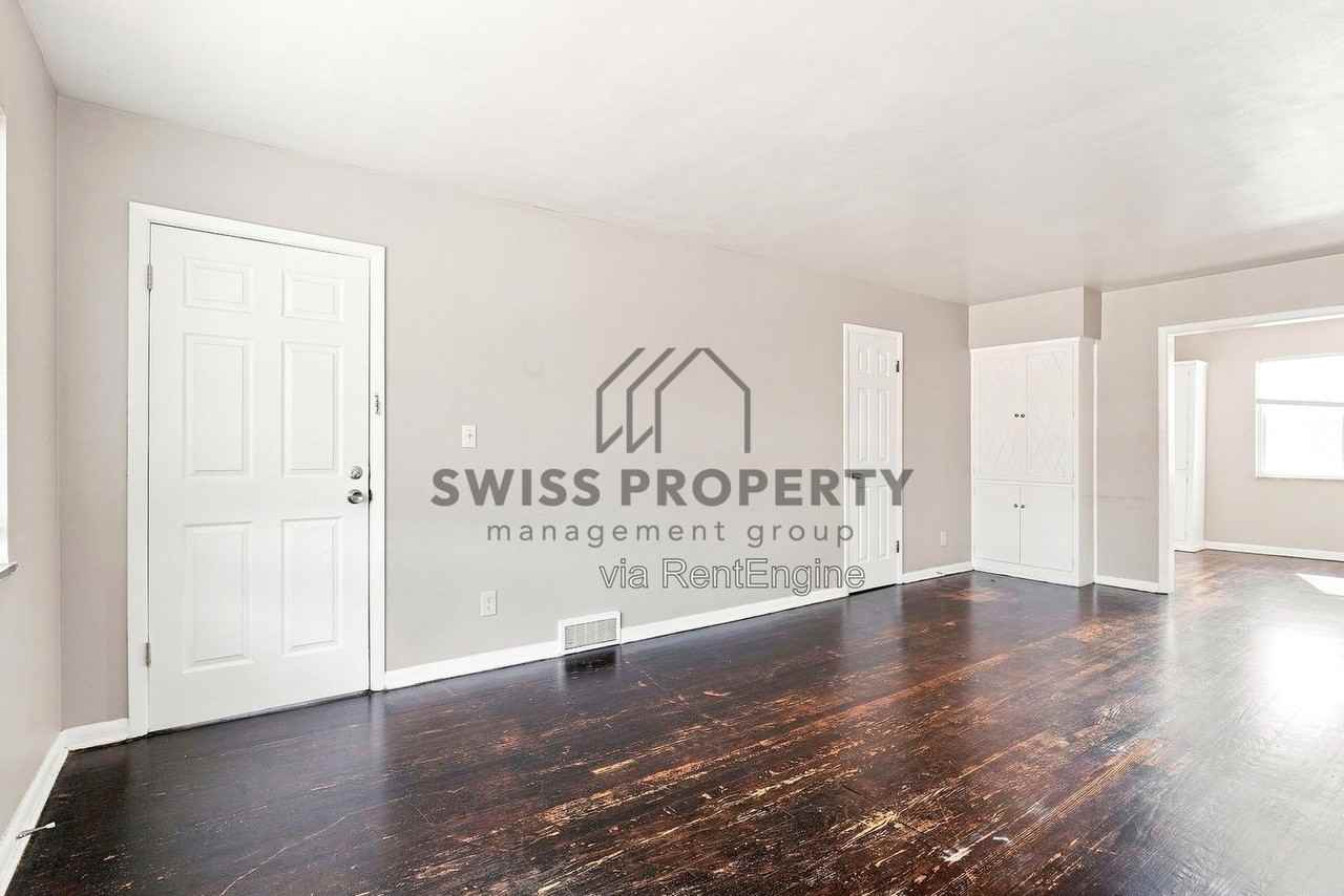 4994 N High St #D4 - Photo 3 of 16