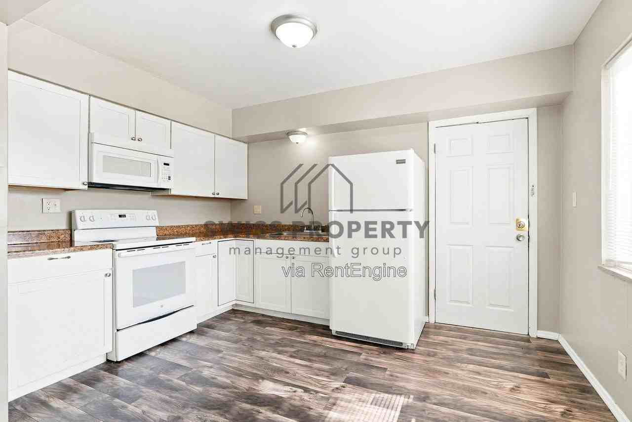 4994 N High St #D4 - Photo 6 of 16