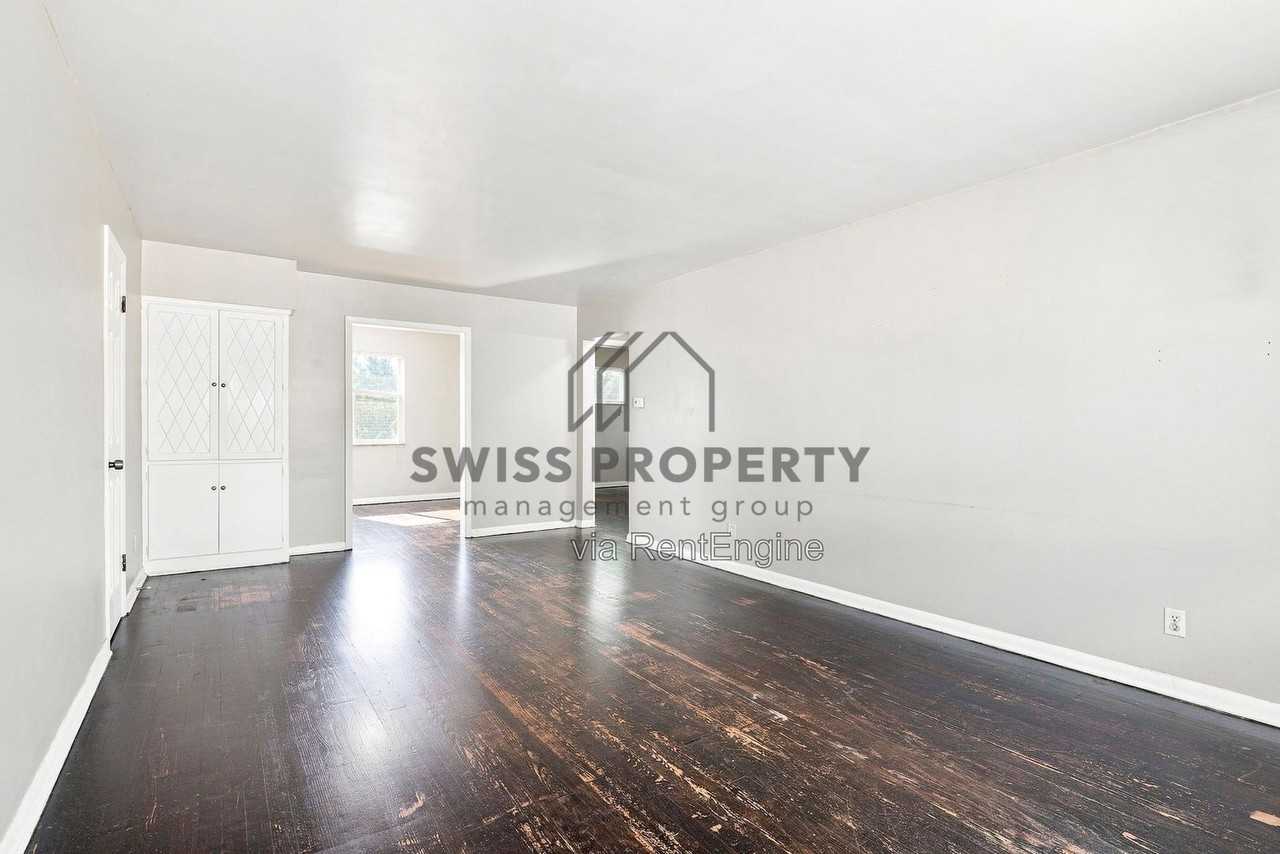 4994 N High St #D4 - Photo 7 of 16