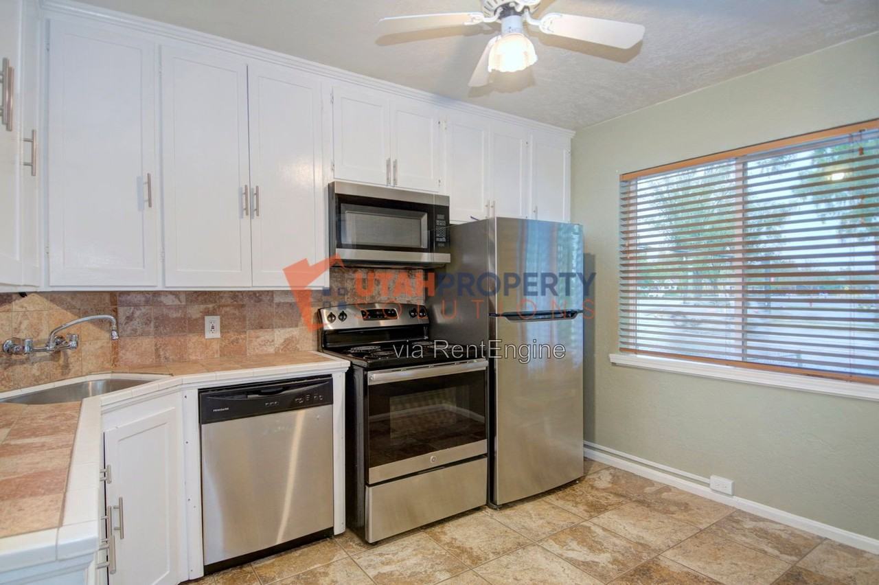 1679 E 2100 S - Photo 6 of 20