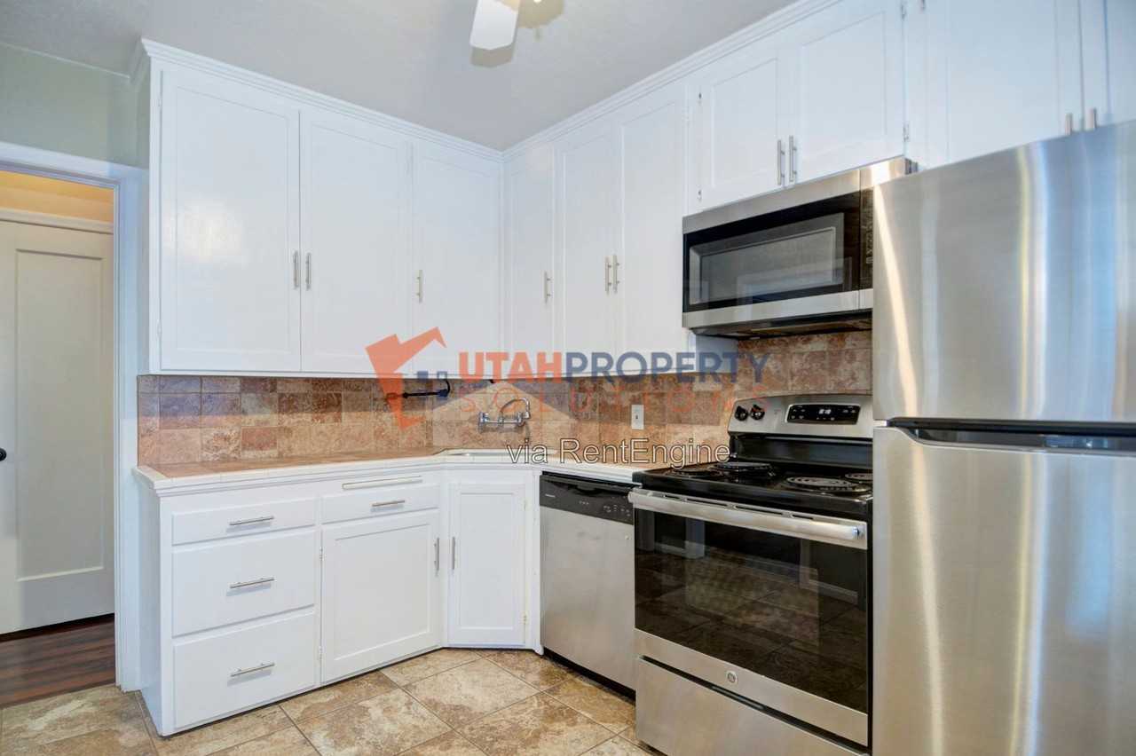 1679 E 2100 S - Photo 7 of 20