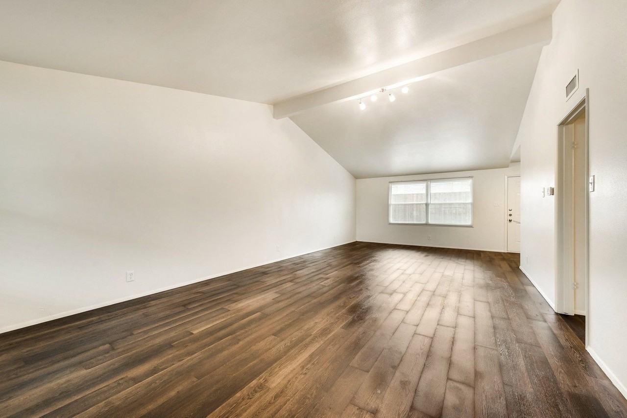 12051 High Meadow Dr - Photo 5 of 18