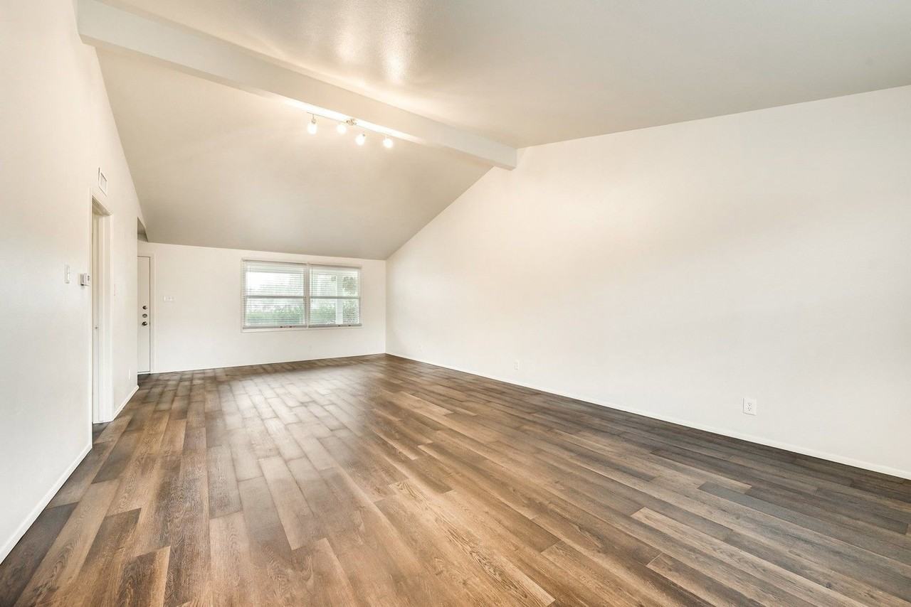 12051 High Meadow Dr - Photo 7 of 18