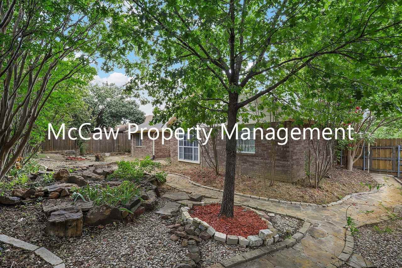 224 Brittany Dr - Photo 3 of 22