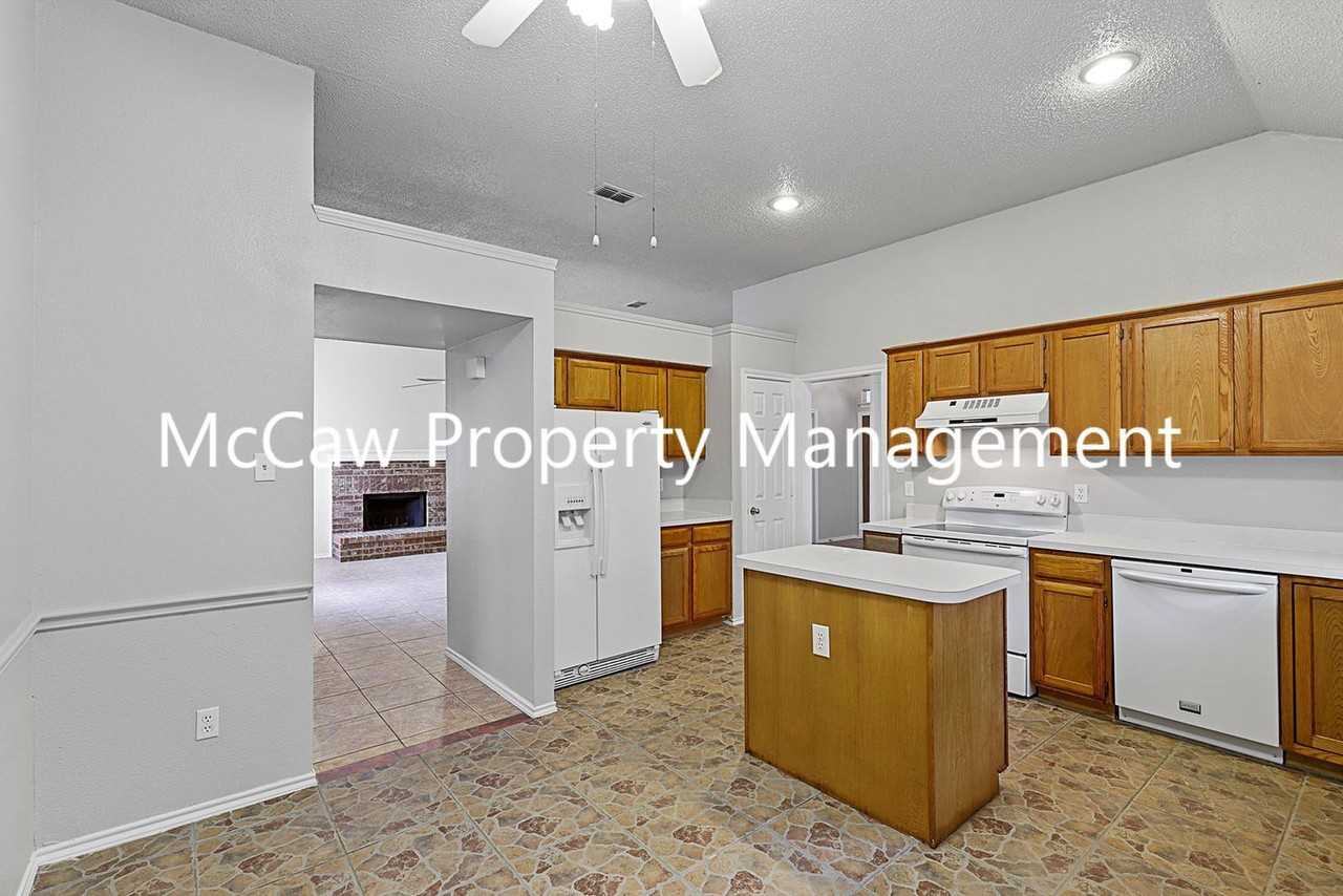 224 Brittany Dr - Photo 7 of 22