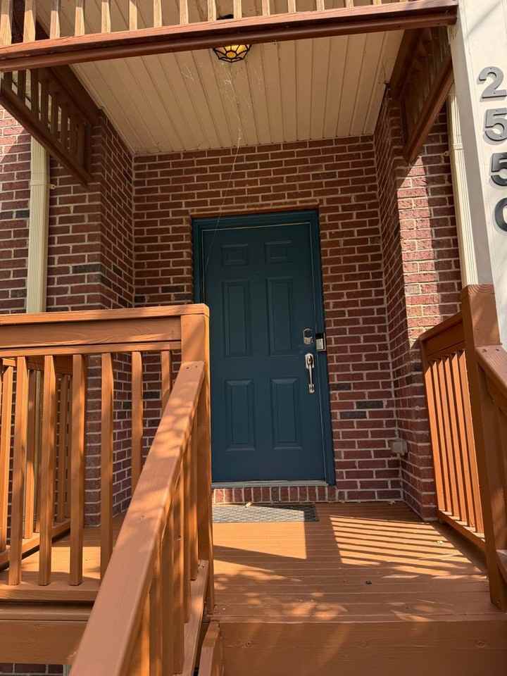 2550 Cleinview Ave - Photo 5 of 39
