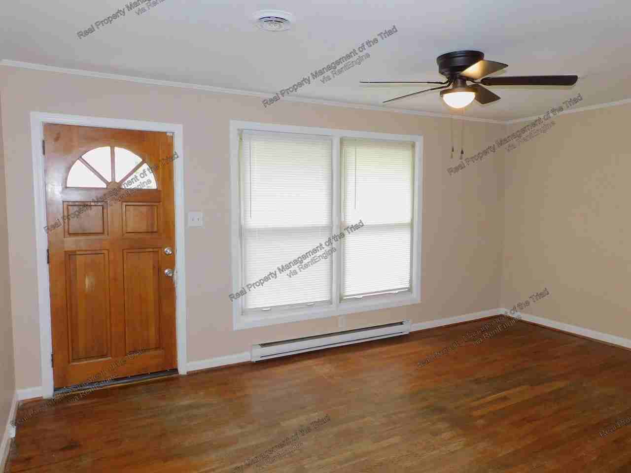 1404 Lincoln St - Photo 2 of 23
