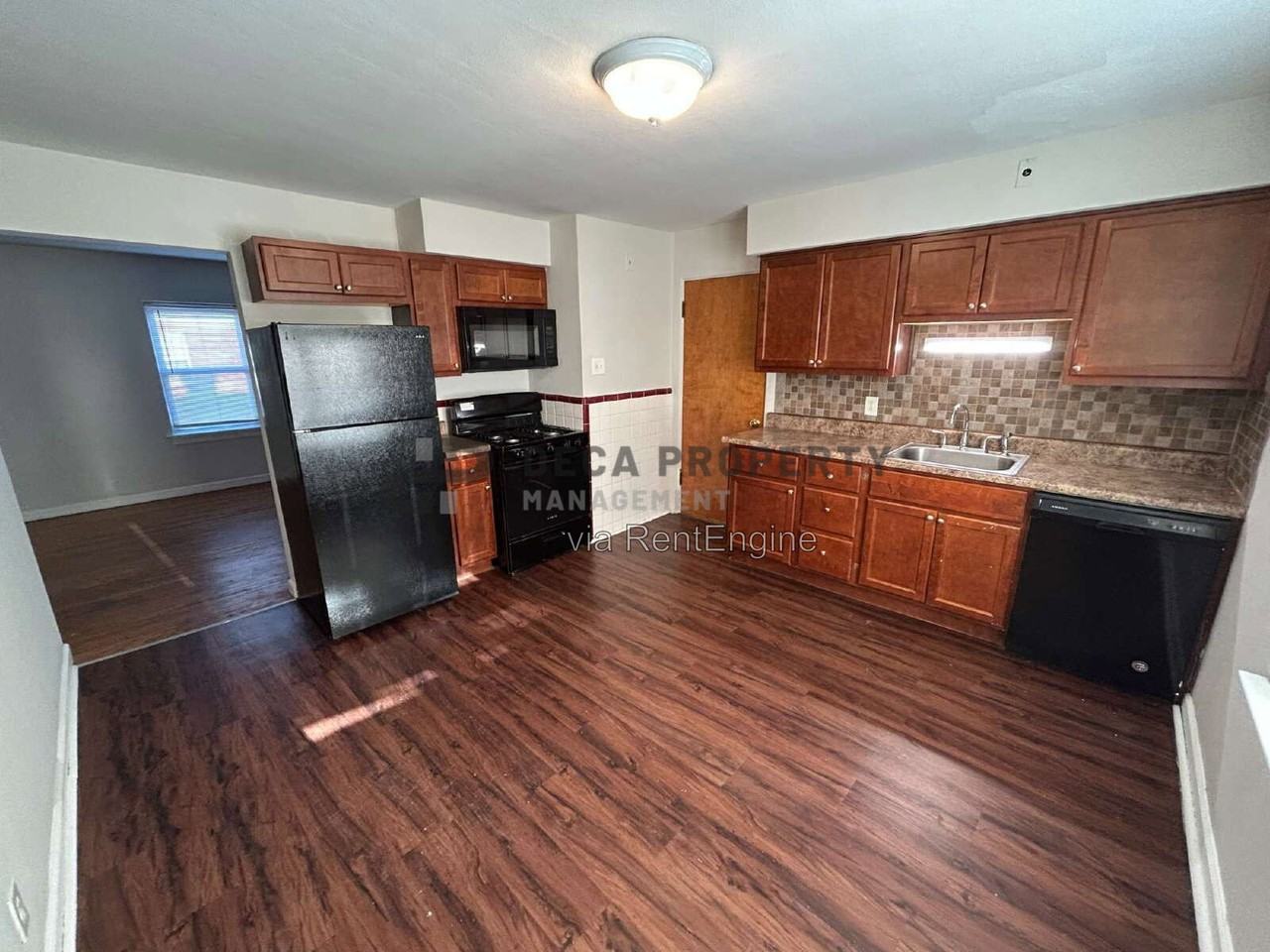 6201 Robert Ave #2S - Photo 7 of 11