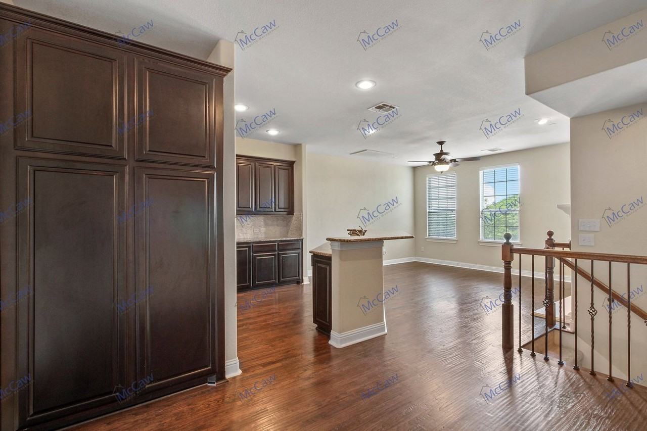 4234 Charles St #B7 - Photo 7 of 27