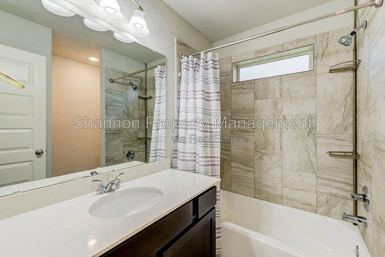 239 Murrieta Ln - Photo 7 of 31