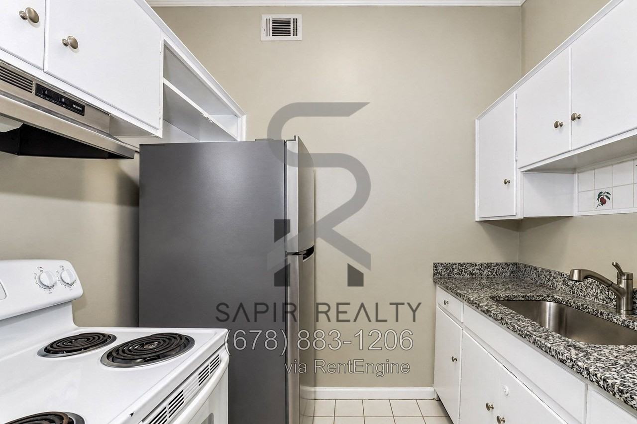 1057 Pine St Ne - Photo 7 of 18