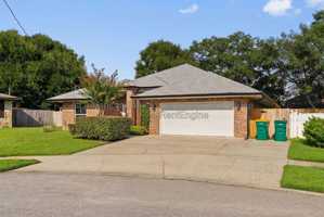 featured image of 612 Lombard Cir