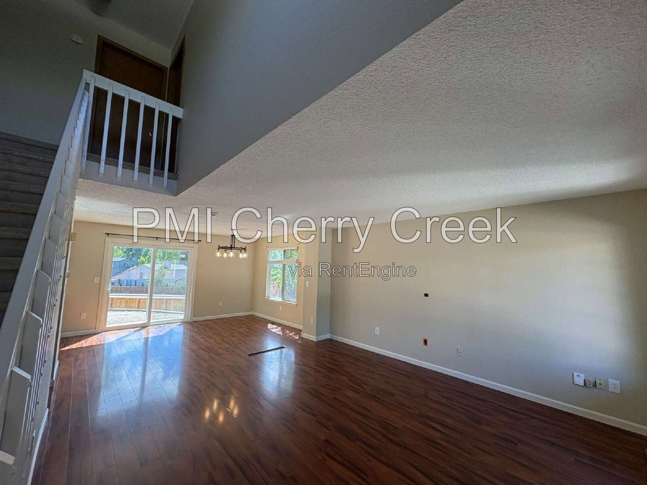 812 Thames St - Photo 6 of 50