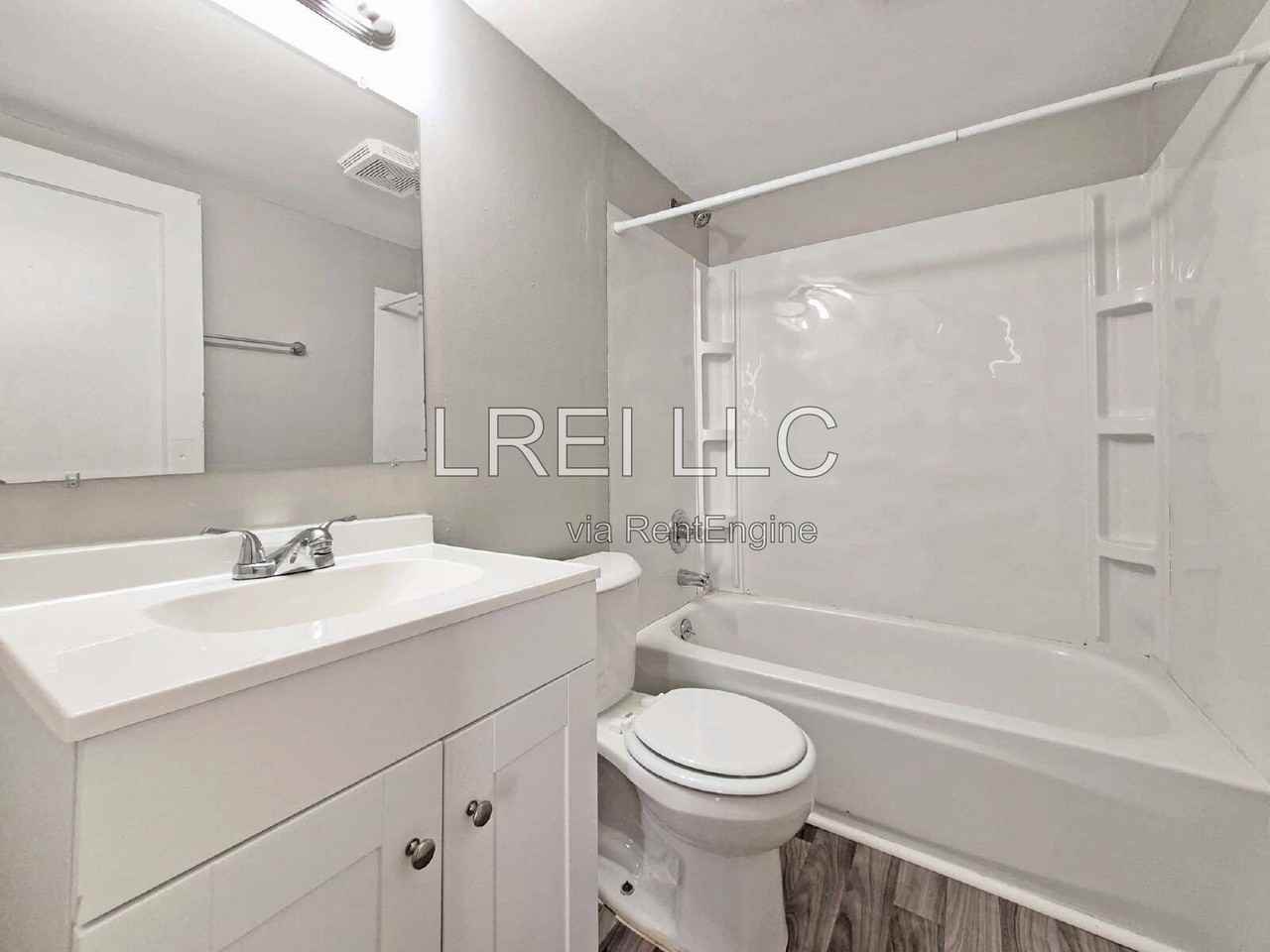 1546 S 30th St - Photo 5 of 12