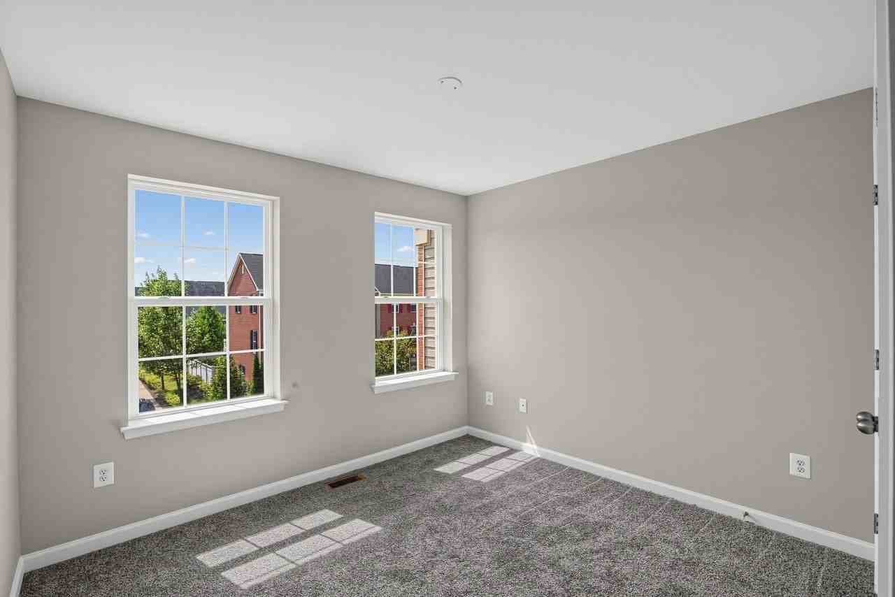 11468 Stockport Pl - Photo 7 of 17