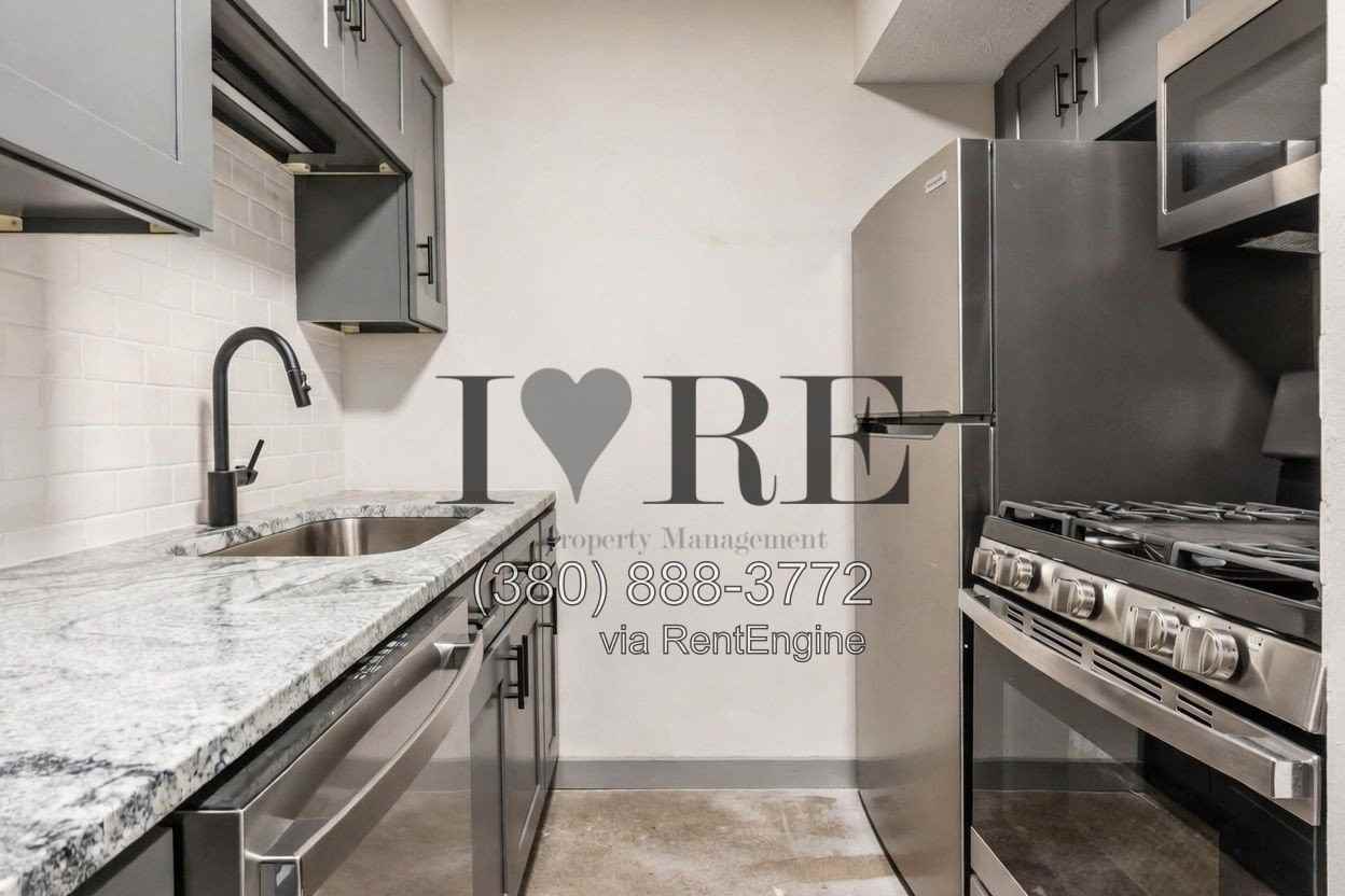 2085 W Broad St #106 - Photo 6 of 15
