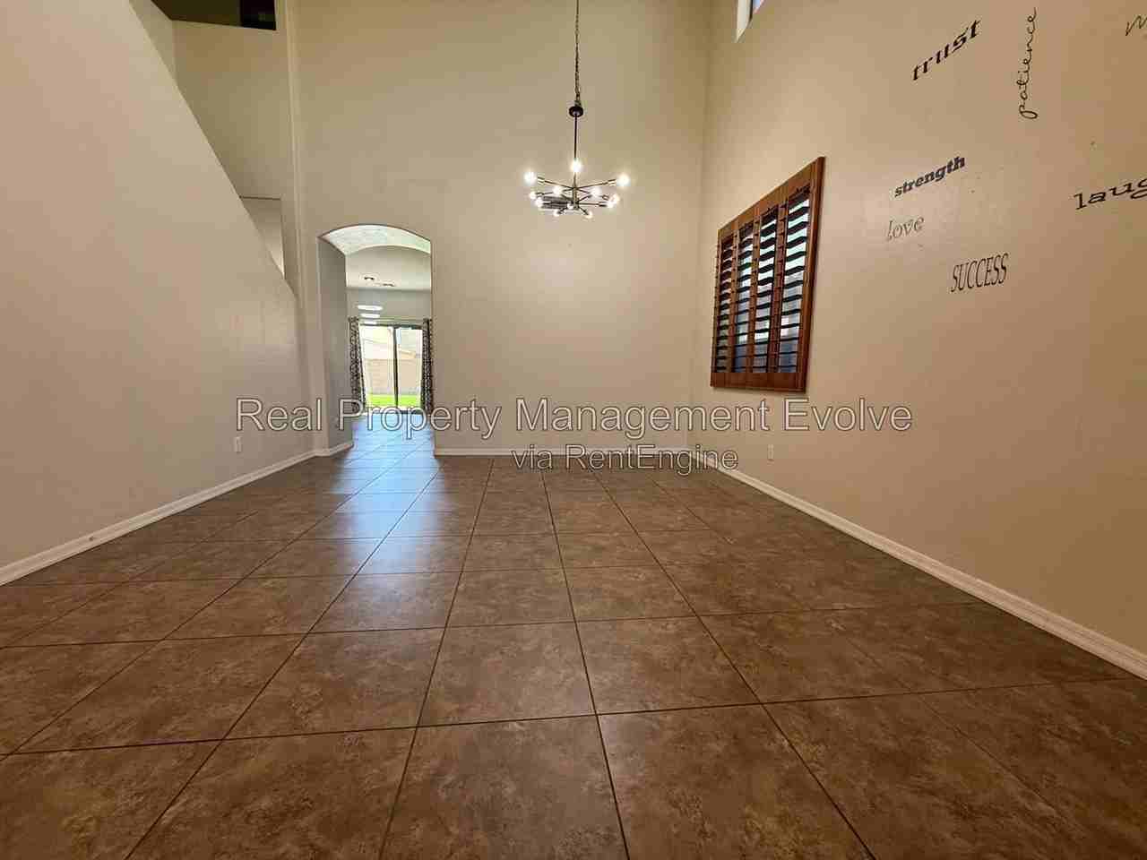 10141 W Hammond Ln - Photo 4 of 38